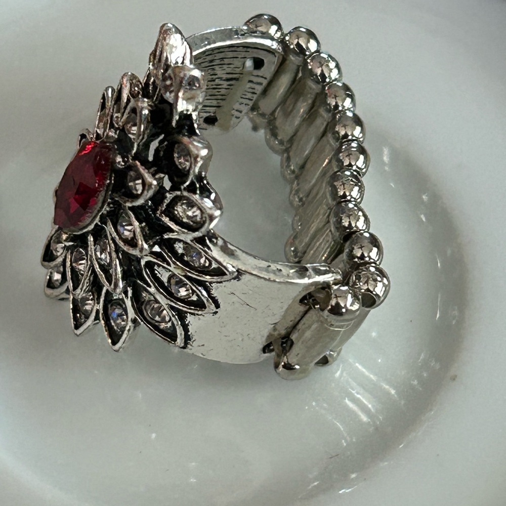 Stretch Flower Ring - image 5